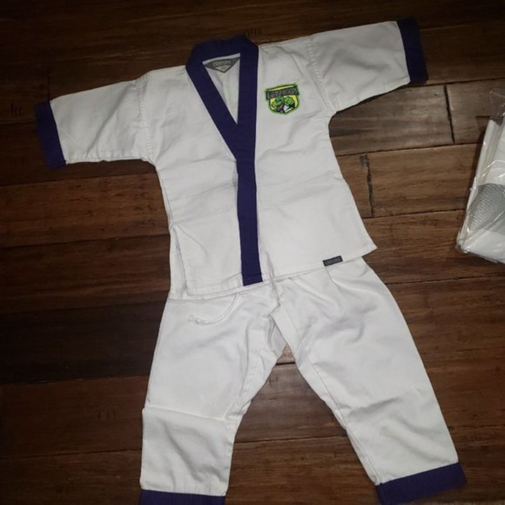 Century Martial Arts Lil' Dragon Martial Arts Uniform Size 1 (child 8-10) New